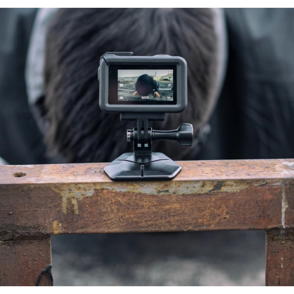 Universal Magnetic Quick-Release Mount for Action Cameras (GoPro, DJI, Insta360) with Mini Magnetic Fill Light